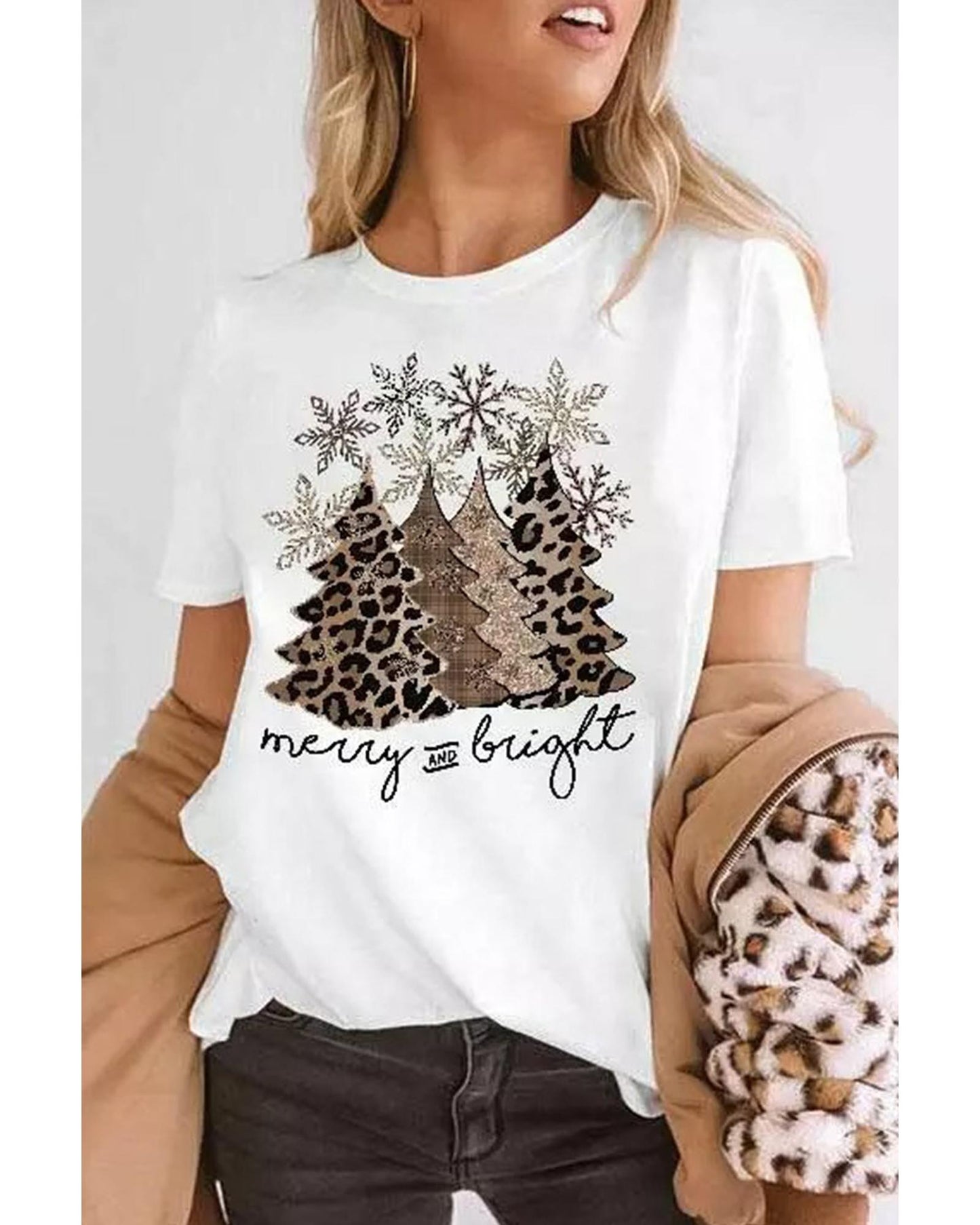 Azura Exchange Leopard Christmas Tree Graphic Print T-Shirt - M